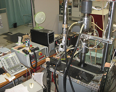 ガスタービン燃焼場模擬熱疲労試験装置(2)